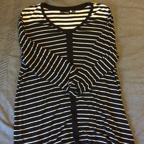 Black and white 3/4 sleeve tee - Picture 1 of 3